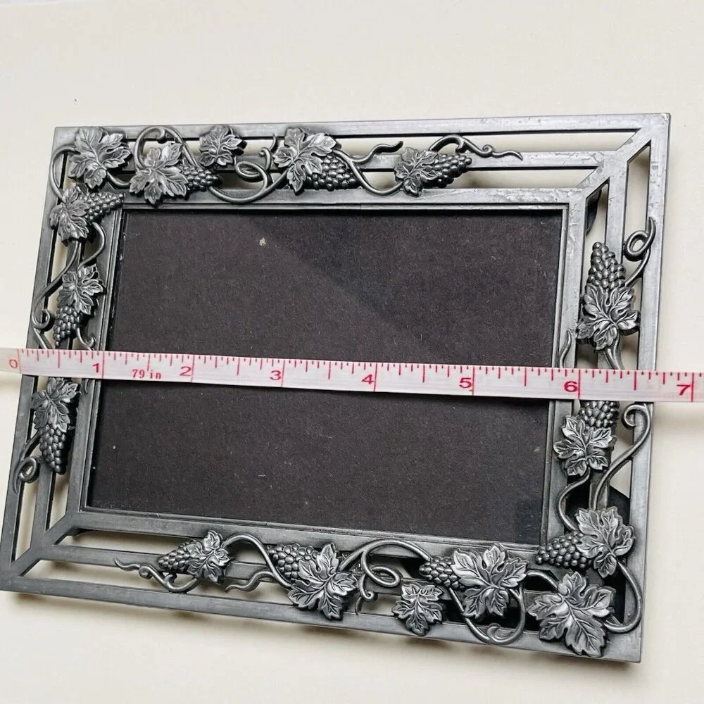 Unbranded metal picture